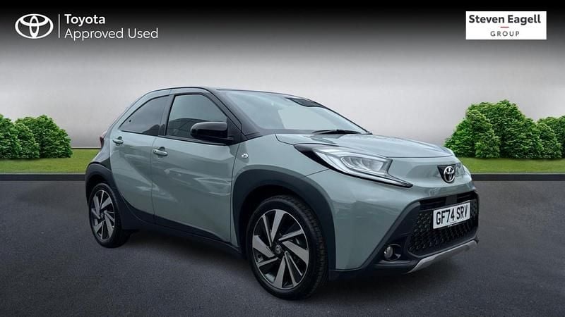 Used Toyota Aygo X 72 HP (52 kW) 2024 Green SUV
