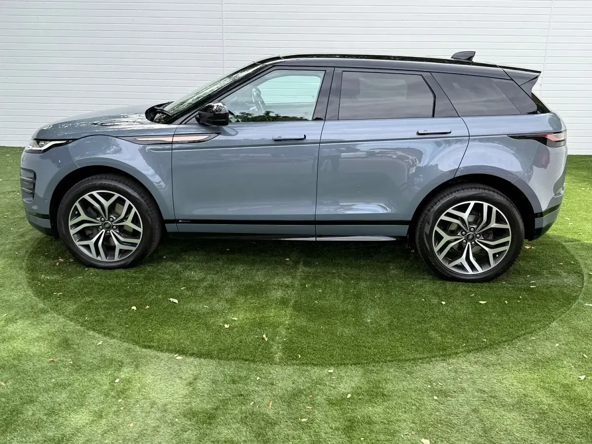 Used Land Rover Range Rover evoque First Edition 180 HP (132 kW) 2019 Grey SUV