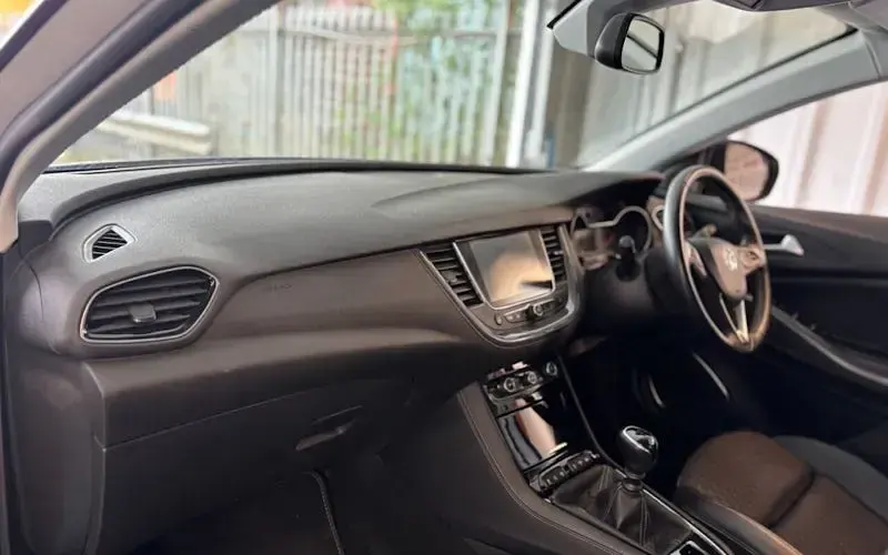 Usado Vauxhall Grandland X SRi 131 HP (96 kW) 2020 Branco SUV