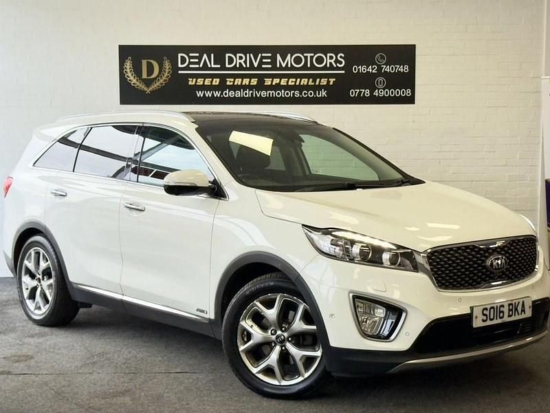 White Used 2016 Kia Sorento 4 SUV | £11,990 (Good price) - Image 1/4