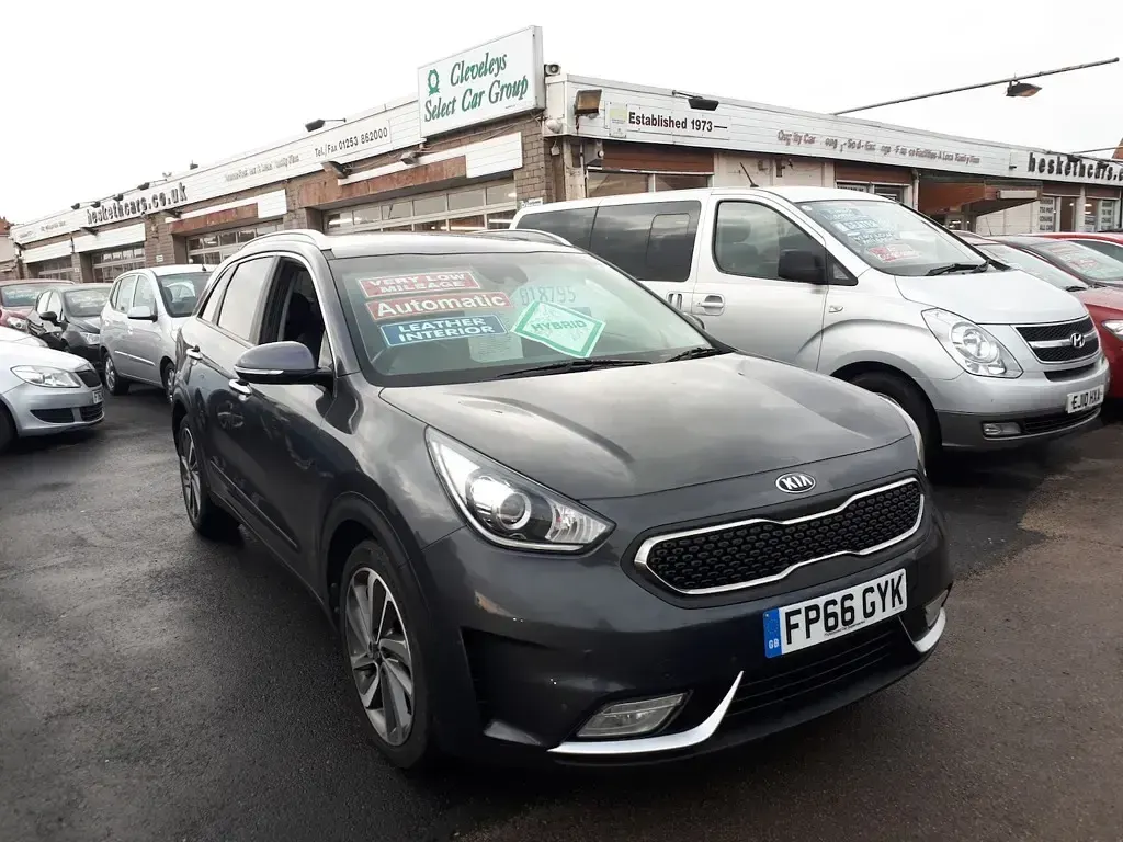 Used Kia Niro 141 HP (103 kW) 2016 Grey SUV
