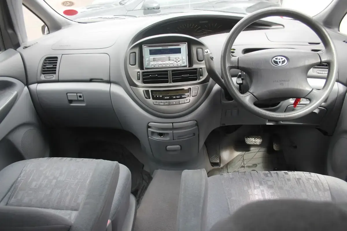 Used Toyota Previa 156 HP (114 kW) 2002 Blue MPV