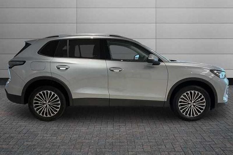 Usado VW Tiguan Match 204 HP (150 kW) 2025 Prateado SUV
