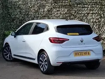 Used Renault Clio Iconic 85 HP (62 kW) 2020 White Hatchback