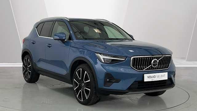 Used 2025 Volvo XC40 Ultra SUV | £31,591 (Good price) - Image 1/4