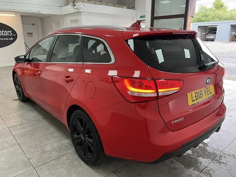 Used Kia Ceed GT-Line 136 HP (100 kW) 2018 Red Hatchback