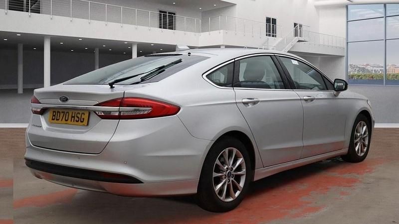 Used Ford Mondeo Zetec 180 HP (132 kW) 2020 Moondust silver Hatchback