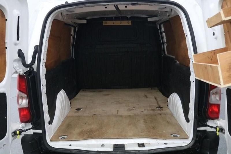 Used Toyota Proace Active 100 HP (73 kW) 2022 White MPV