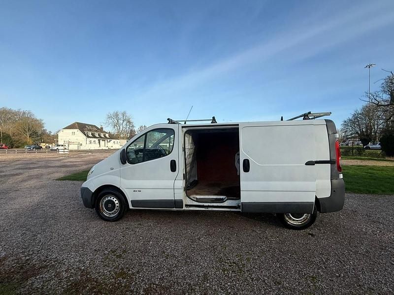 Używany Nissan Primastar SE 115 KM (84 kW) 2014 Biały Minivan