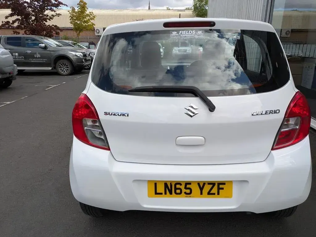 Used Suzuki Celerio SZ4 68 HP (50 kW) 2015 White Hatchback