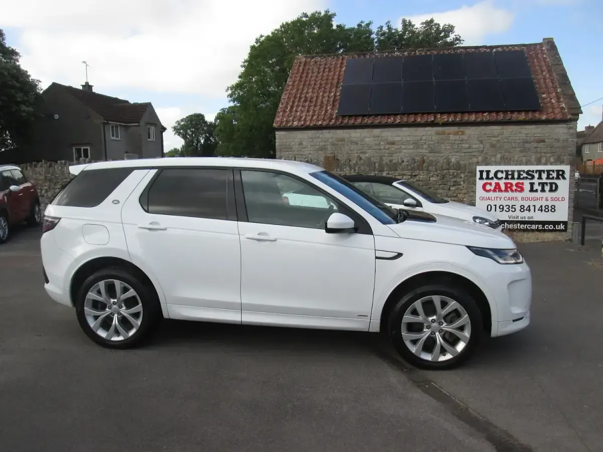 Used Land Rover Discovery Sport SE Dynamic 2019 White SUV