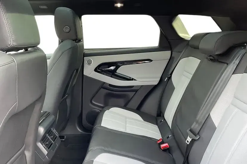 Used Land Rover Range Rover evoque SE Dynamic 269 HP (197 kW) 2026 Arroios grey SUV
