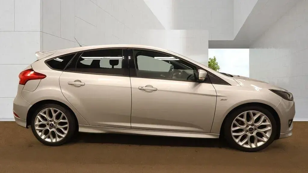 Used Ford Focus ST-Line 2018 Silver Hatchback