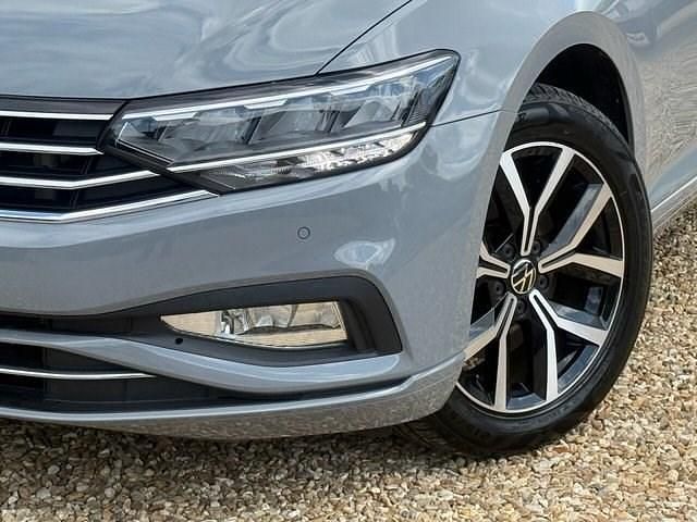 Used VW Passat SEL 150 HP (110 kW) 2023 Grey Estate