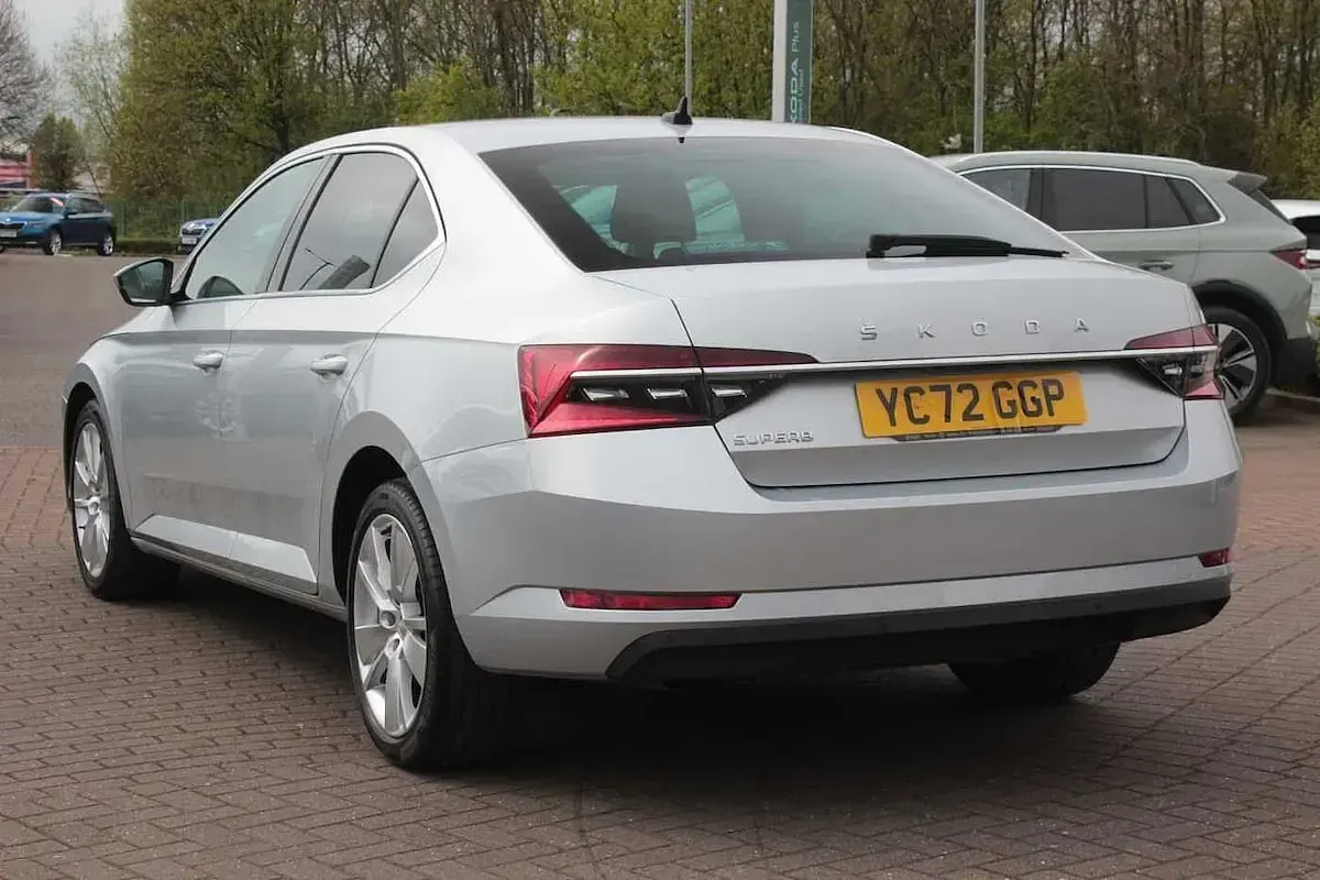 Used Skoda Superb SE L 147 HP (108 kW) 2022 Brilliant silver metallic Hatchback