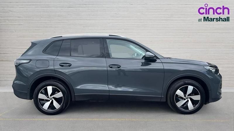 Second-hand VW Tiguan Match 150 CP (110 kW) 2024 Gri SUV