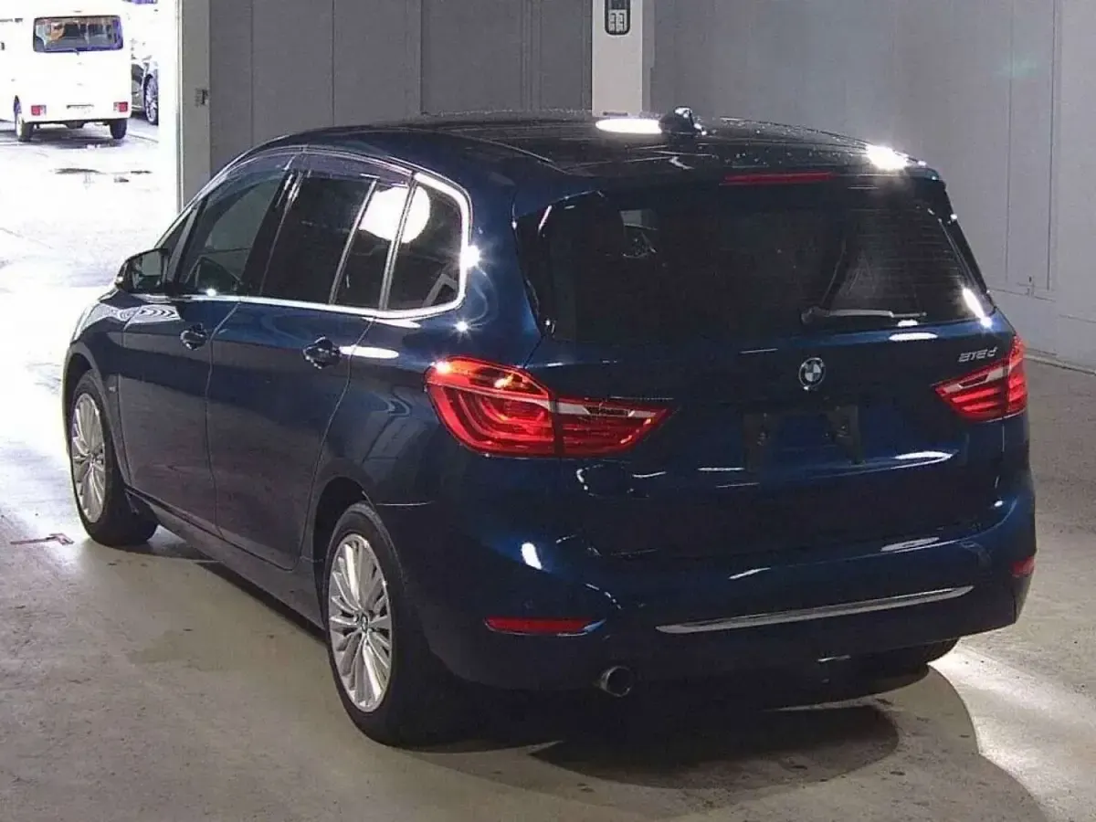 Used BMW 218 Gran Tourer Luxury Line 150 HP (110 kW) 2016 Blue MPV