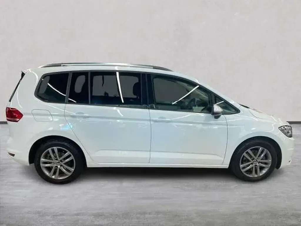 Used VW Touran Match 150 HP (110 kW) 2024 White MPV
