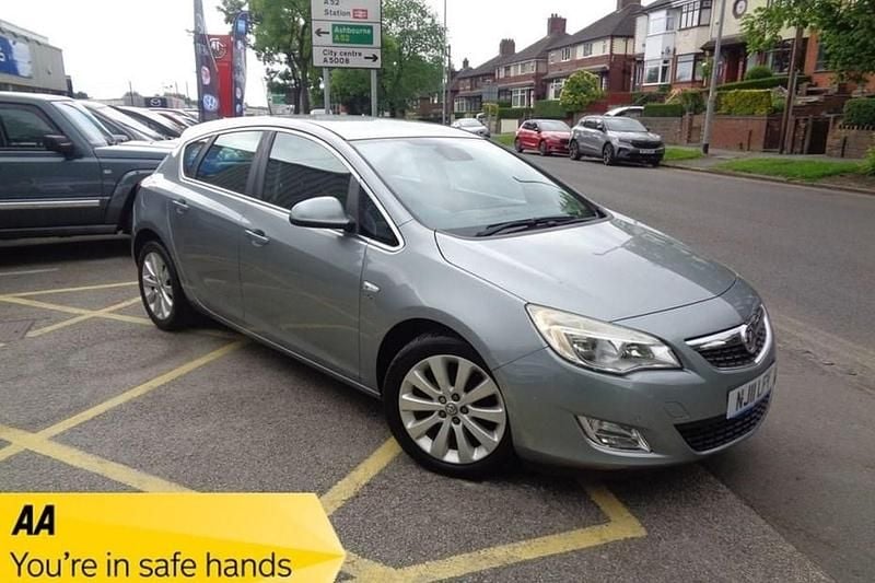 Silver Used 2011 Vauxhall Astra Elite Hatchback | £4,255 (Fair price) - Image 1/1