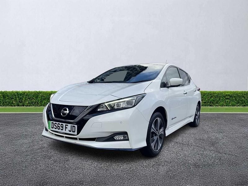 Used Nissan Leaf 160 kW (218 HP) 2020 White Hatchback