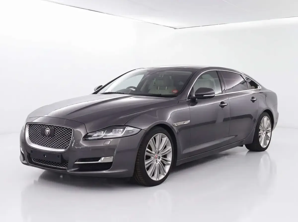 Used Jaguar XJL Portfolio 340 HP (250 kW) 2015 Grey Sedan
