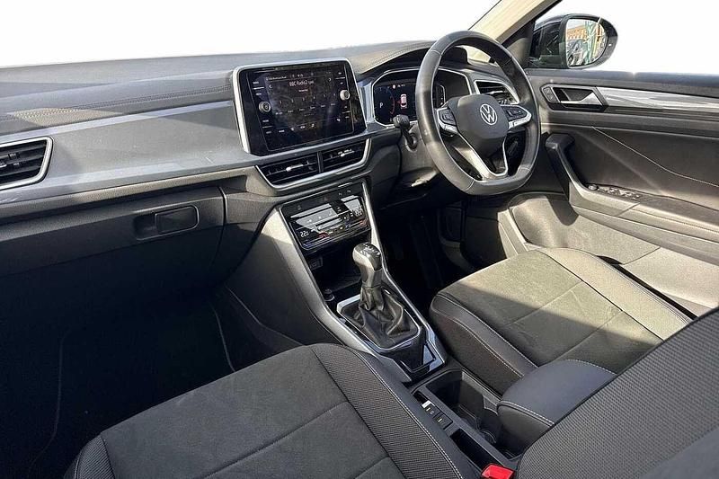 Used VW T-Roc Style 150 HP (110 kW) 2024 Blue SUV