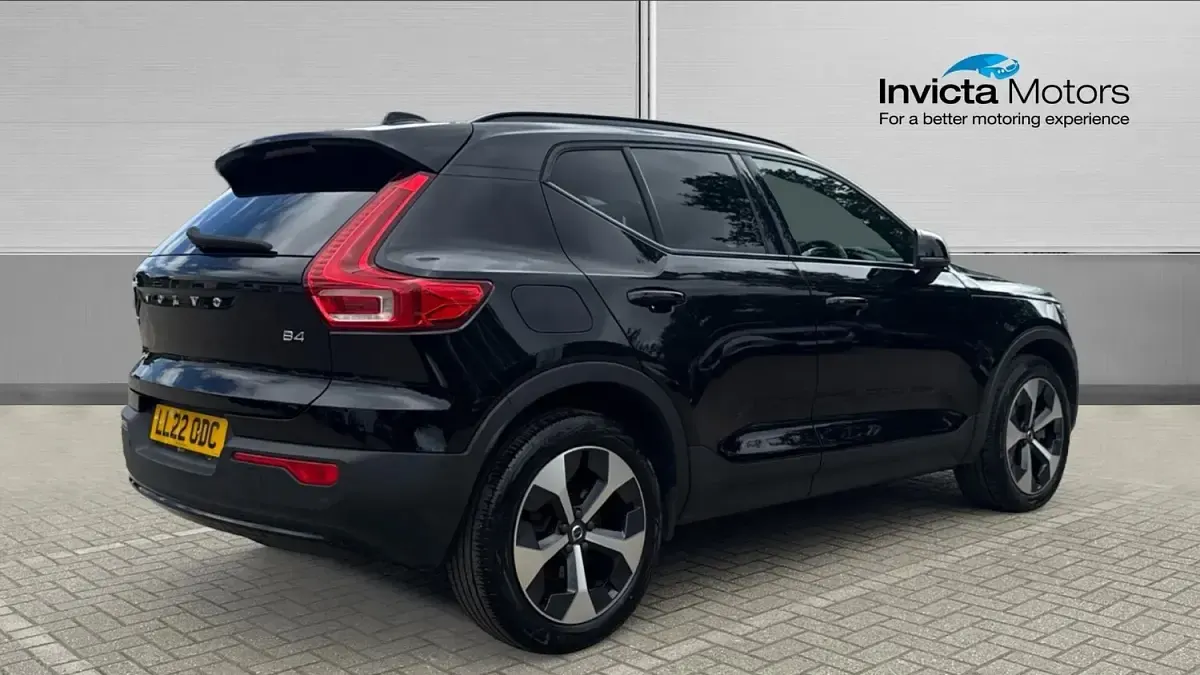 Used Volvo XC40 Ultimate 197 HP (144 kW) 2022 Onyx black SUV