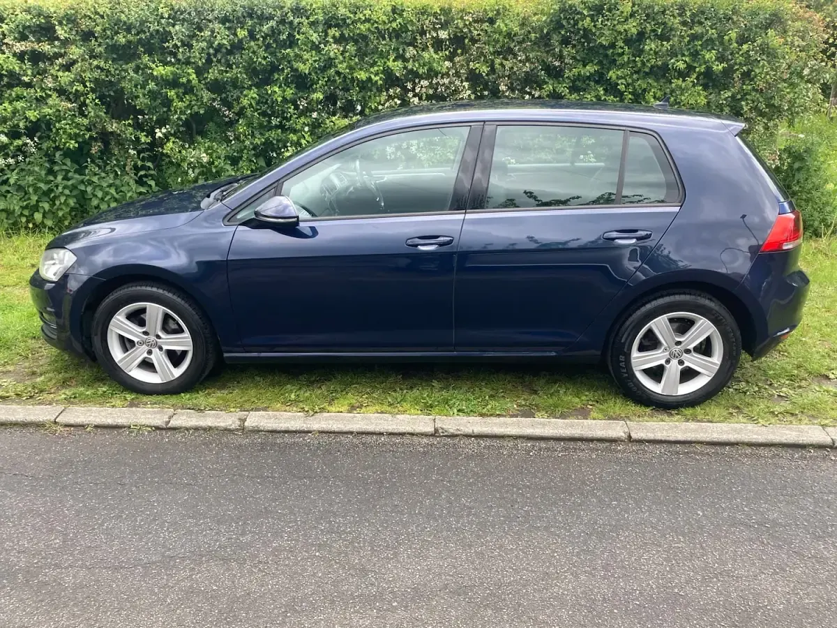 Used VW Golf VII Edition 125 HP (91 kW) 2016 Blue Hatchback