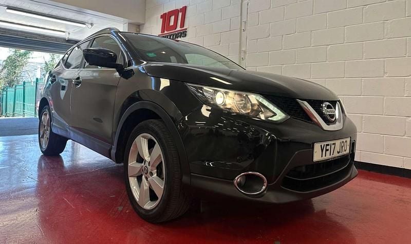 Used Nissan Qashqai N-Connecta 115 HP (84 kW) 2017 Black SUV