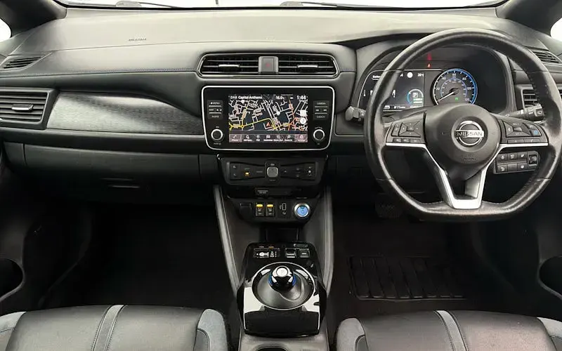 Used Nissan Leaf Tekna 110 kW (150 HP) 2020 Silver Hatchback