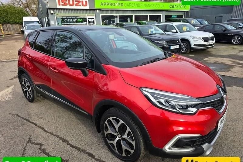 Red Used 2017 Renault Captur Signature SUV | £9,499 (Fair price) - Image 1/1