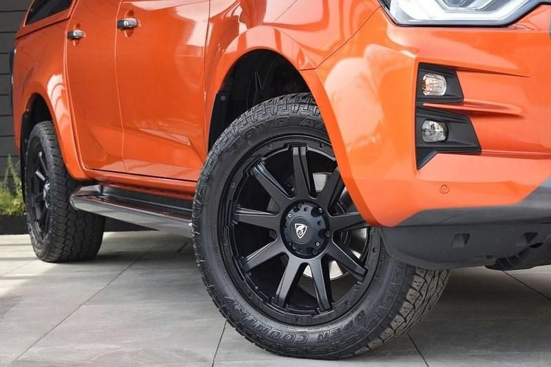 Used Isuzu Pick up 164 HP (120 kW) 2022 Orange Pickup