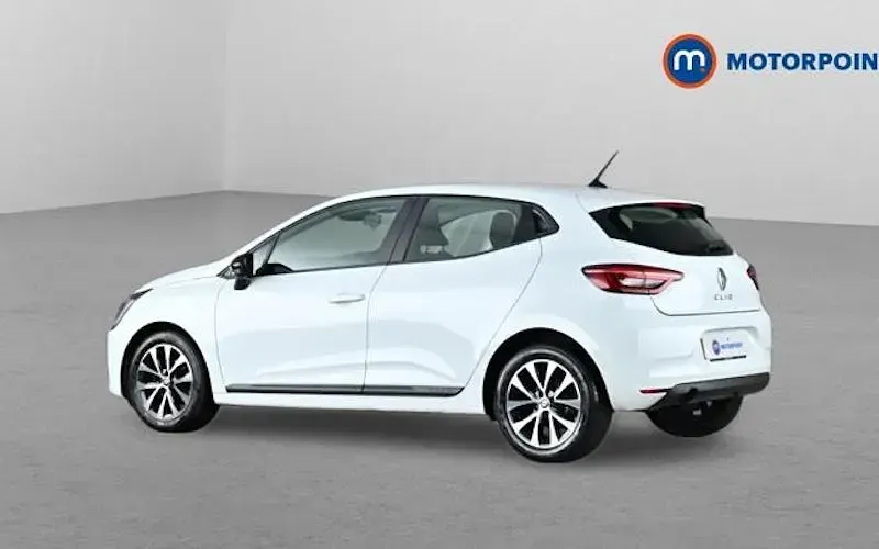 Used Renault Clio Evolution 90 HP (66 kW) 2023 White Hatchback