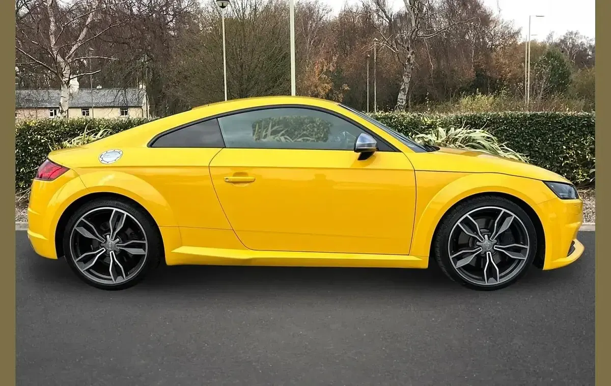 Used Audi TTS Sport 310 HP (228 kW) 2016 Yellow Coupe