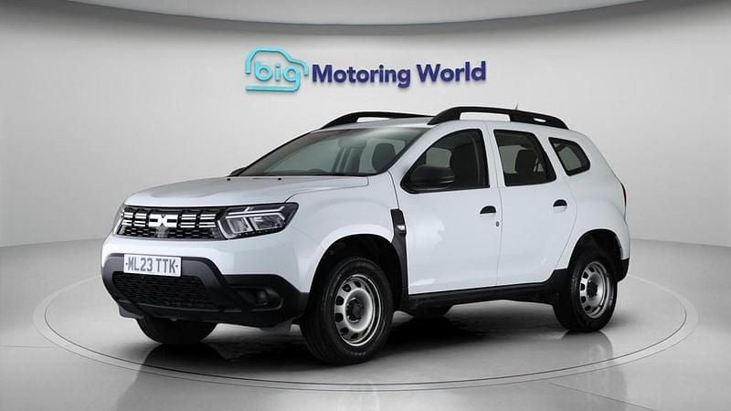 Used Dacia Duster Essentiel 90 HP (66 kW) 2023 White SUV