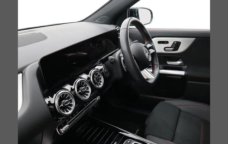 Used Mercedes GLA220 AMG Line Premium Plus 190 HP (139 kW) 2025 Black SUV