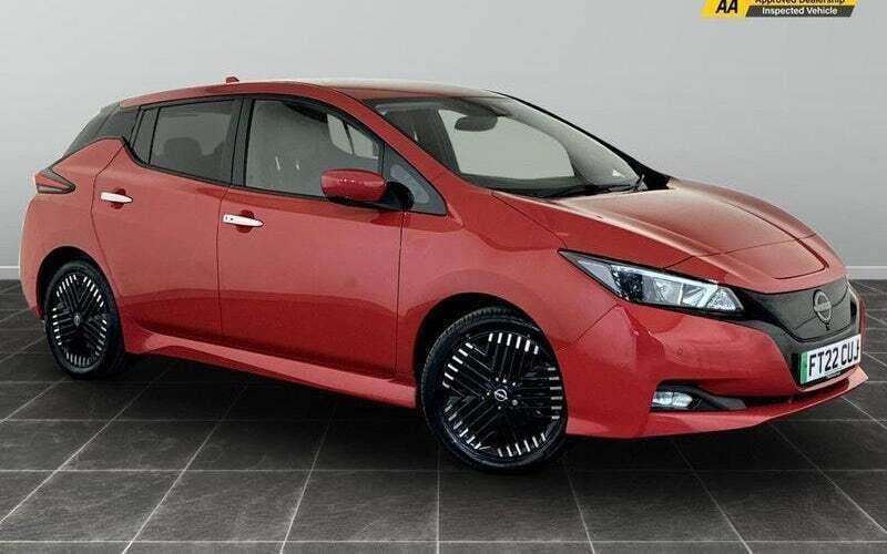 Red Used 2022 Nissan Leaf N-Connecta Hatchback | £8,395 (Super price) - Image 1/2