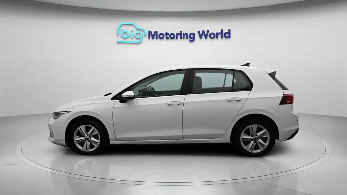 Used VW Golf VIII S 115 HP (84 kW) 2024 White Hatchback