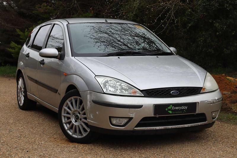 Used Ford Focus Zetec 100 HP (73 kW) 2002 Silver Hatchback