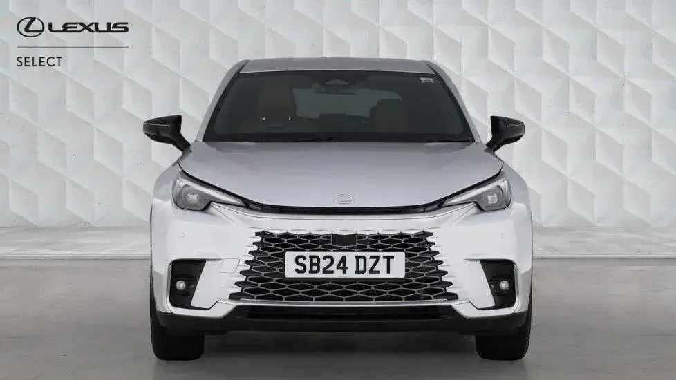 Used Lexus LBX E-FOUR 136 HP (100 kW) 2024 Silver SUV