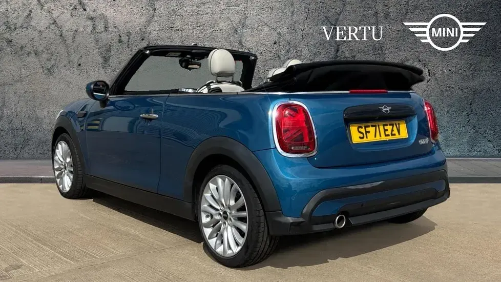 Used Mini Cooper Exclusive 134 HP (98 kW) 2021 Blue Hatchback