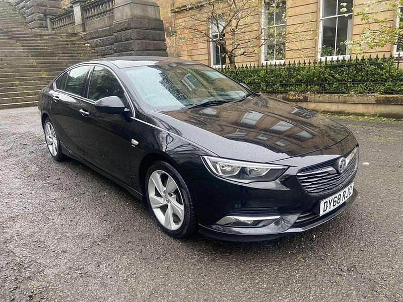 Used Vauxhall Insignia SRi 170 HP (125 kW) 2018 Black Hatchback
