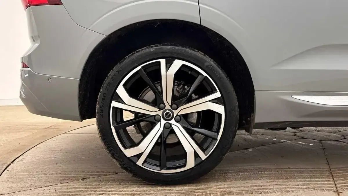 Used Volvo XC60 Ultra 250 HP (183 kW) 2025 Grey SUV