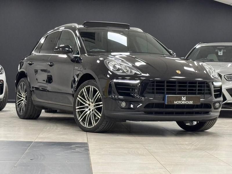 Black Used 2015 Porsche Macan SUV | £18,995 (A bit pricey) - Image 1/4