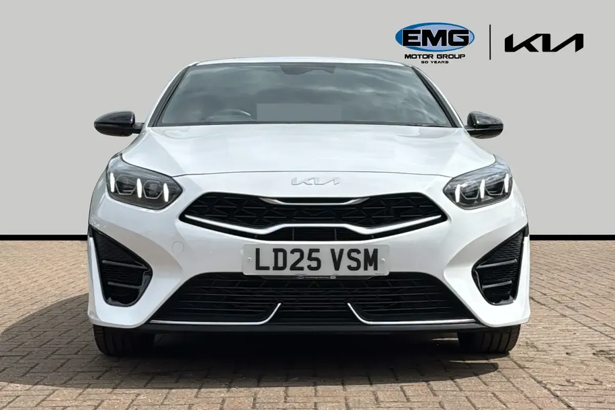 Used Kia Ceed GT GT-Line 138 HP (101 kW) 2025 Fusion white Hatchback