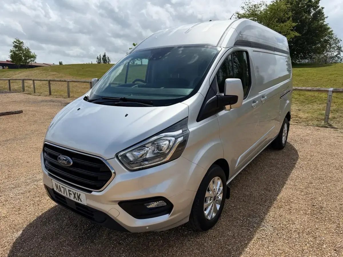 Used Ford Transit Custom Limited 130 HP (95 kW) 2021 Silver Van