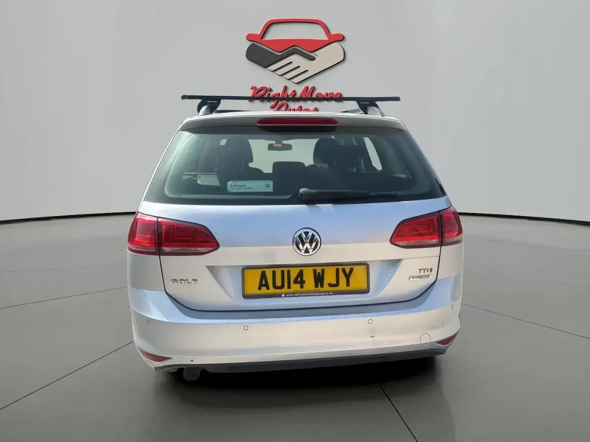 Used VW Golf VII SE 105 HP (77 kW) 2014 Silver Estate