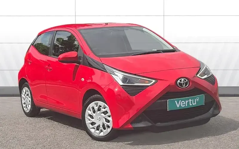Used Toyota Aygo X-play 72 HP (52 kW) 2020 Hatchback