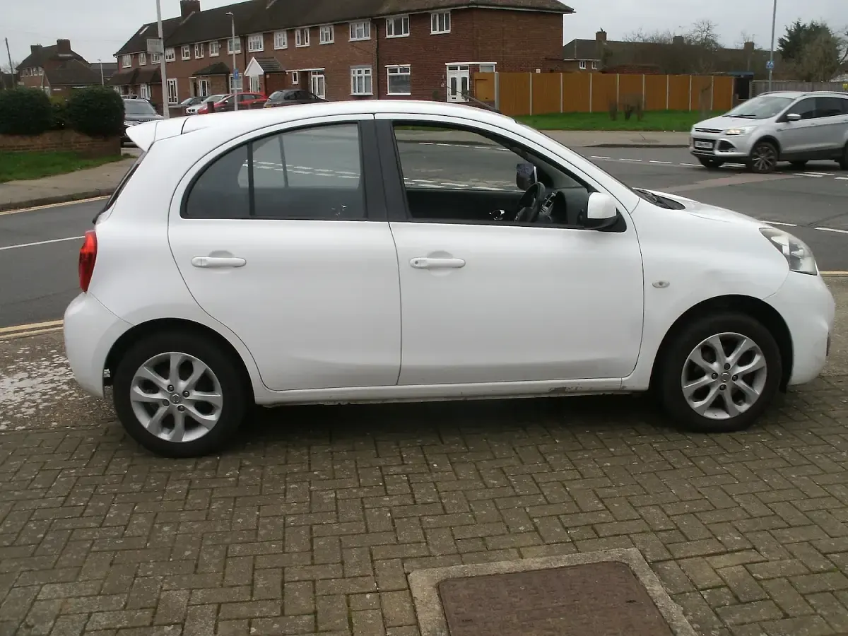 Used Nissan Micra Acenta 78 HP (57 kW) 2016 White Hatchback