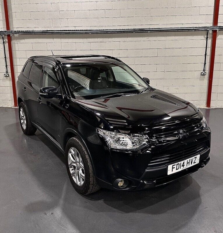 Black Used 2014 Mitsubishi Outlander SUV | £7,795 (Fair price) - Image 1/4